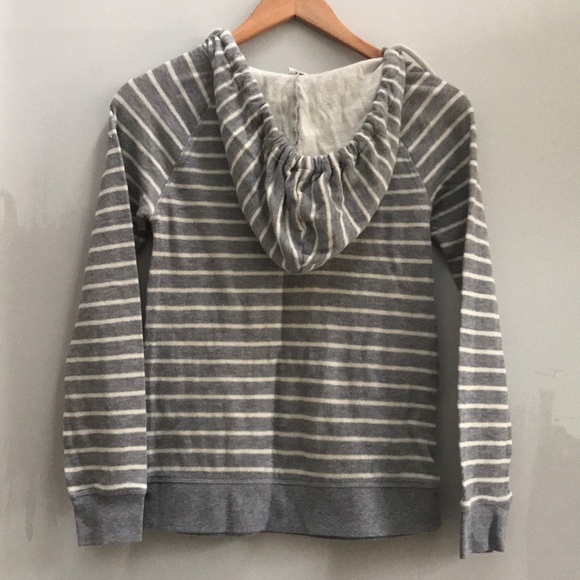 Cute sweater. Stripped gray and white ROXY sweater - Picture 2 of 2